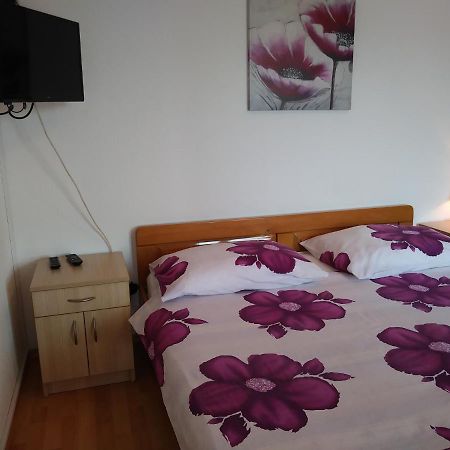 Nives Apartmani Pakoštane Zewnętrze zdjęcie