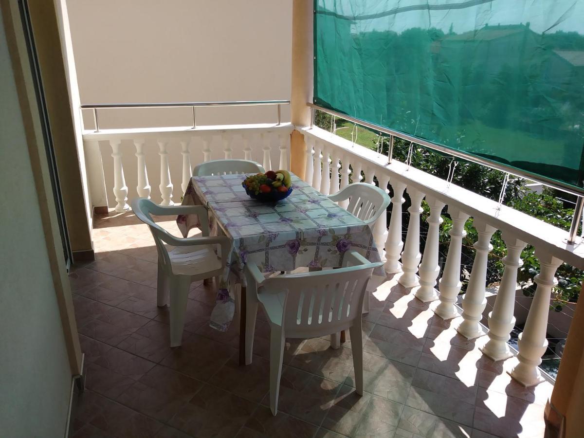 Nives Apartmani Pakoštane Zewnętrze zdjęcie