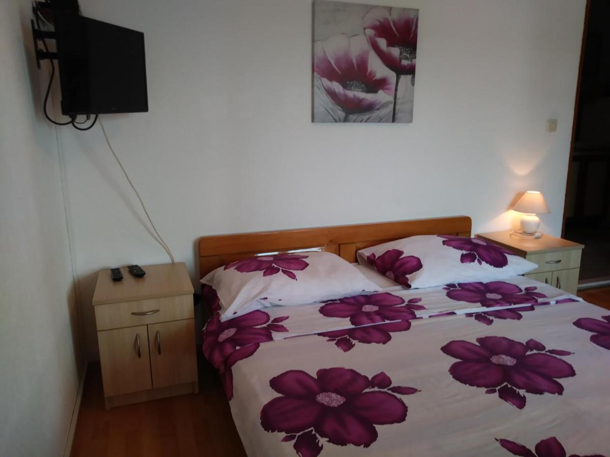 Nives Apartmani Pakoštane Zewnętrze zdjęcie