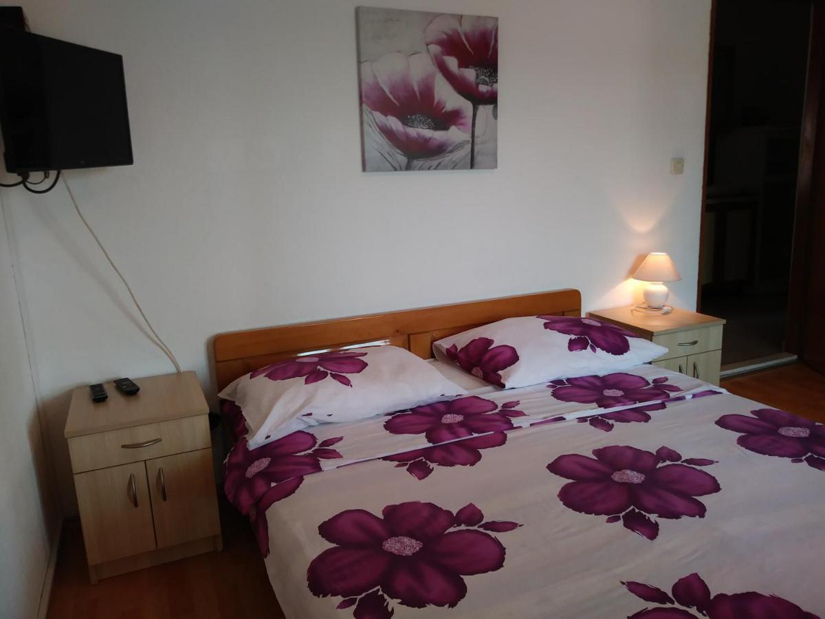 Nives Apartmani Pakoštane Zewnętrze zdjęcie