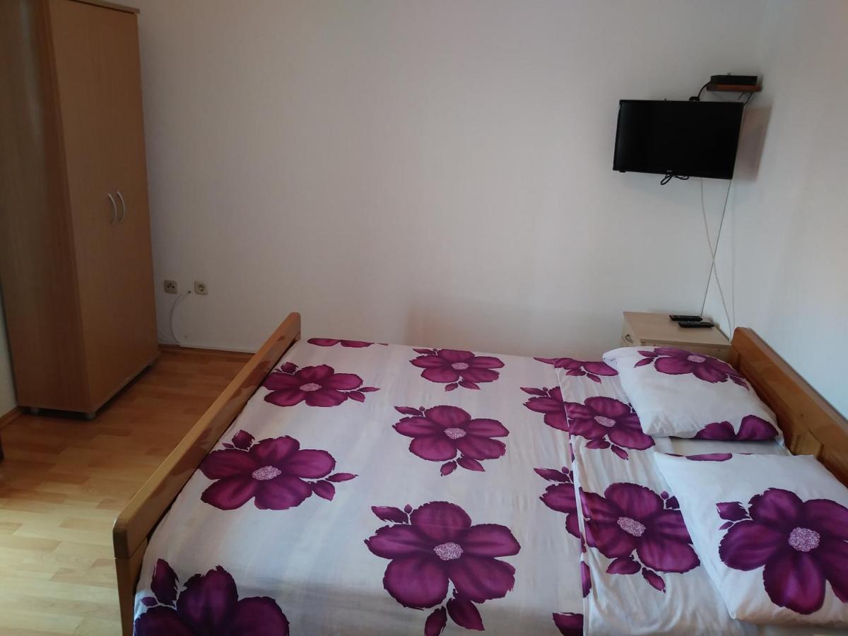 Nives Apartmani Pakoštane Zewnętrze zdjęcie