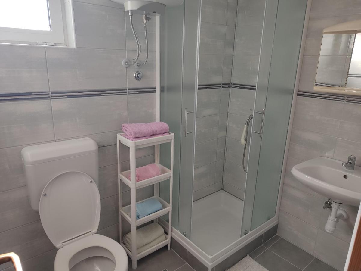 Nives Apartmani Pakoštane Zewnętrze zdjęcie