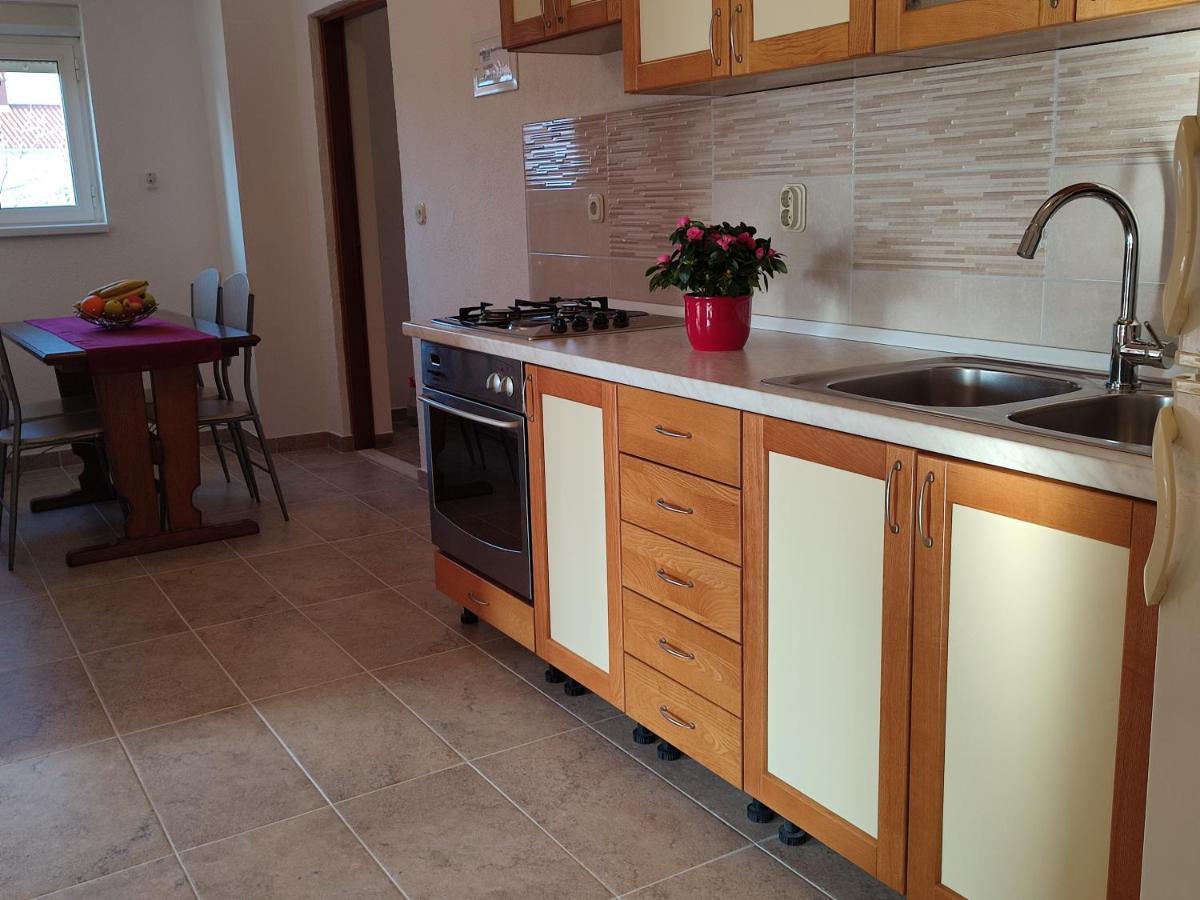 Nives Apartmani Pakoštane Zewnętrze zdjęcie